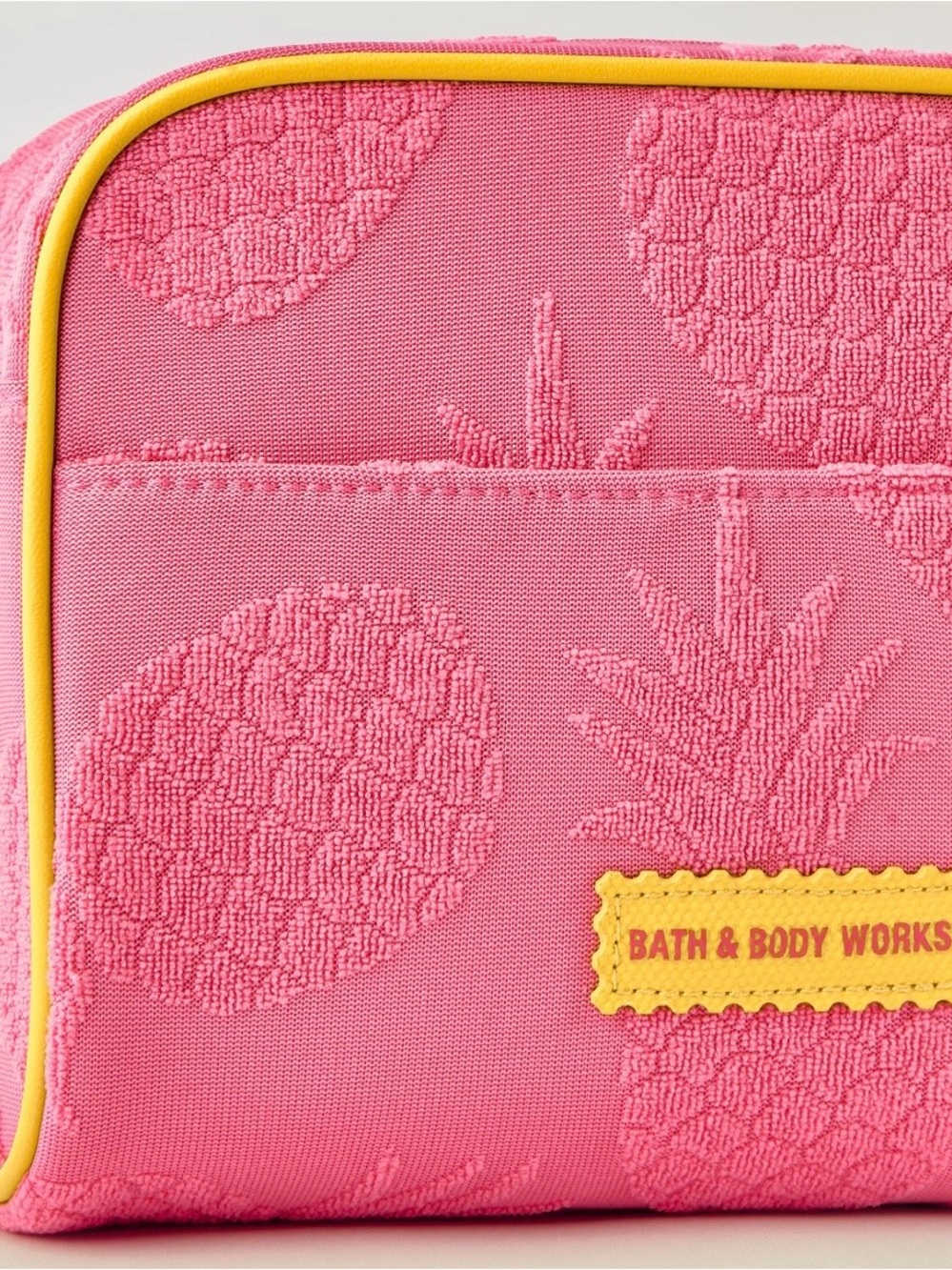 🆕🍍 BATH & BODY WORKS LIMITED EDITION PINK PINEAPPLE COSMETIC BAG. BRAND NEW. - Picture 8 of 8